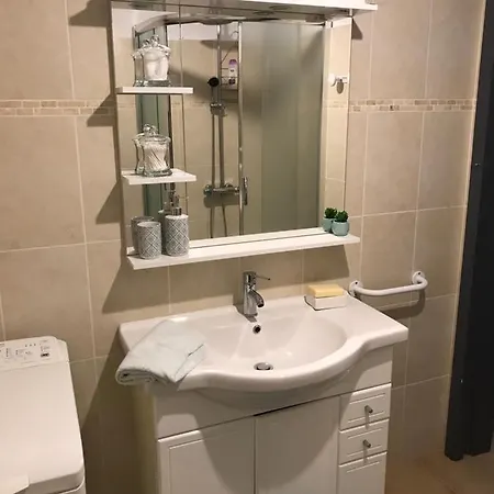 Equipe De 27m2, A 100m De La Mer, Et 500m Des Commerces Algajola (Corsica)