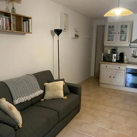 Equipe De 27m2, A 100m De La Mer, Et 500m Des Commerces Algajola (Corsica)