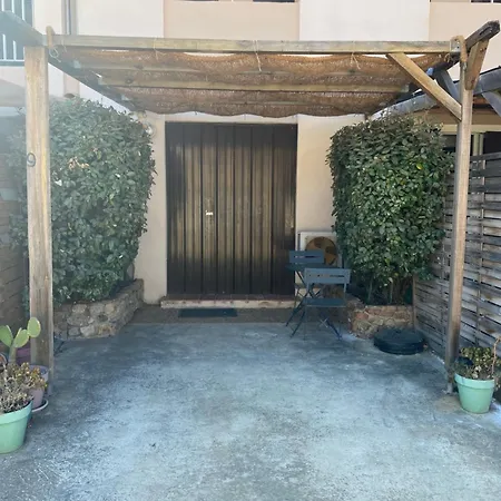 Equipe De 27m2, A 100m De La Mer, Et 500m Des Commerces *