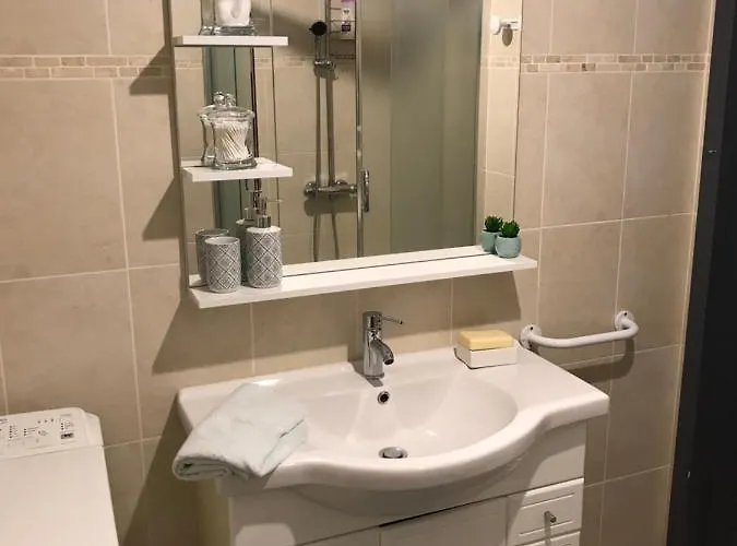 Equipe De 27m2, A 100m De La Mer, Et 500m Des Commerces 阿尔加约拉